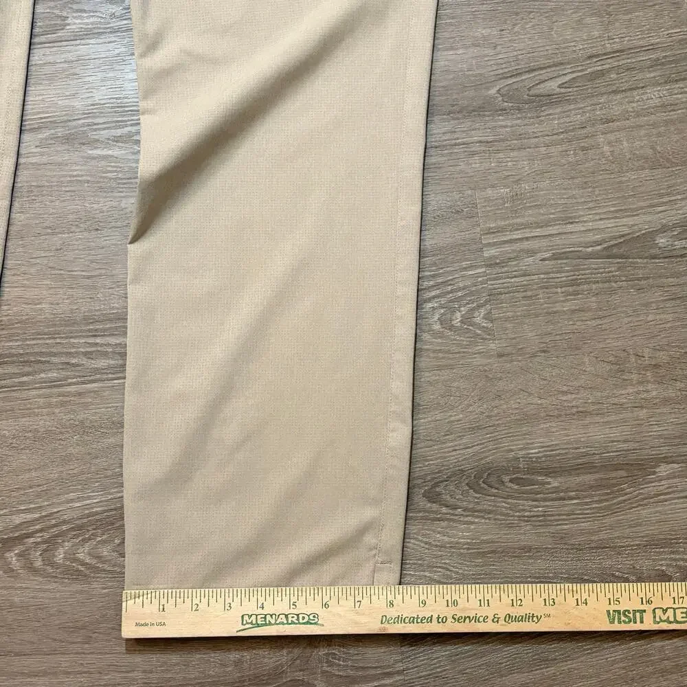 Under Armour Men’s Vented Golf Pants 38x32 Khaki Performance Stretch Athletic​